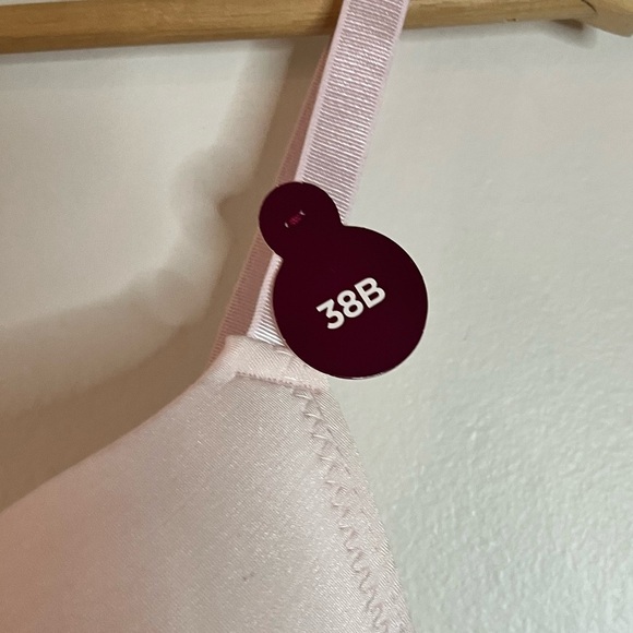 NWT Carisma Light Pink T-Shirt Bra – 38B Underwire Lightly Padded - Picture 8 of 9